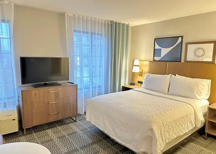 Staybridge Suites Milwaukee West-Oconomowoc By Ihg