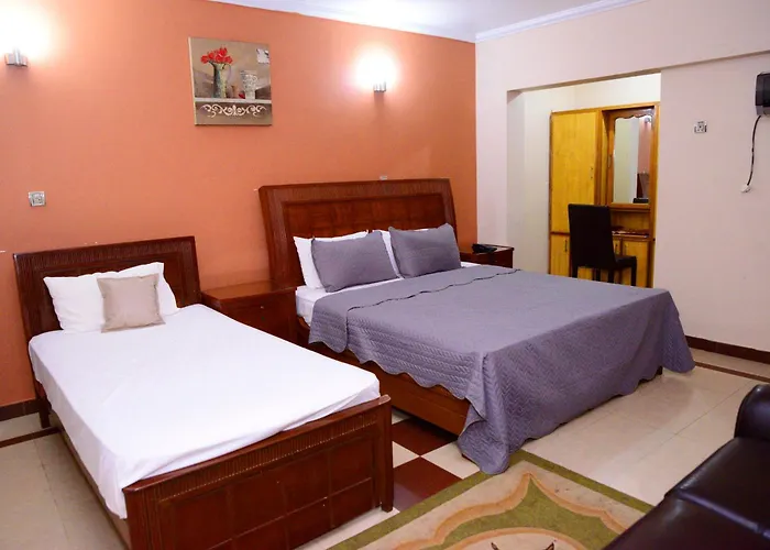 Mir Continental Hotel & Restaurant