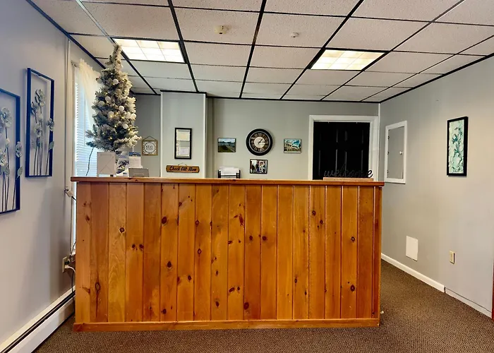 Colonial Valley Motel