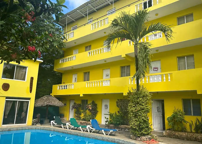 Coco Hotel And Hostel