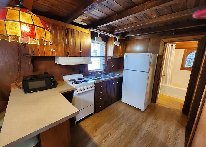 Beach Bum West-O Cabins