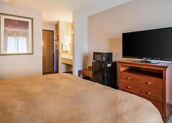 Royal Inn Suites