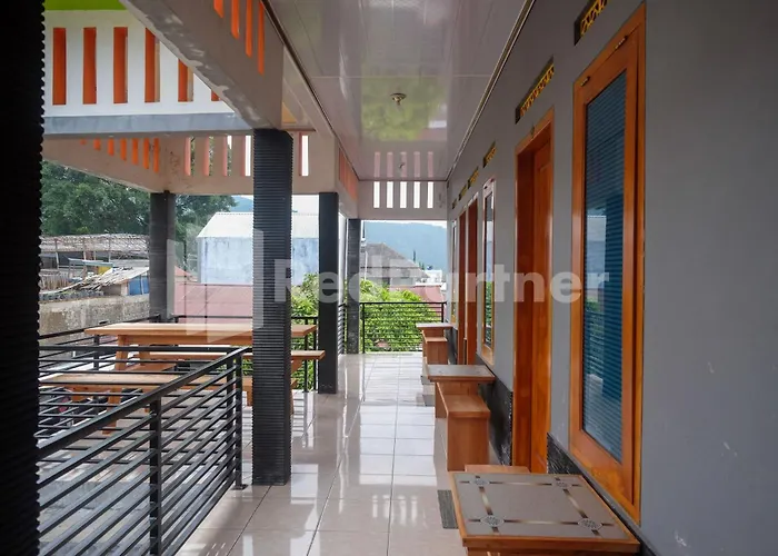 Wisma Giri Mulyo B Near Grojogan Sewu Mitra Reddoorz
