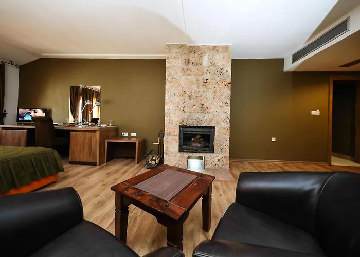 Hotel Carshia E Jupave