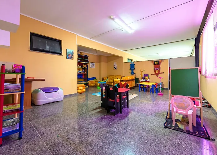Rovi Plaza Hotel