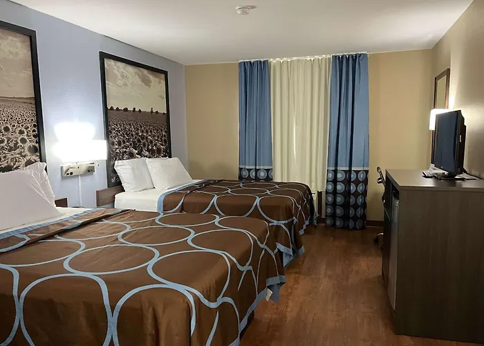 Super 8 By Wyndham Independence Ks