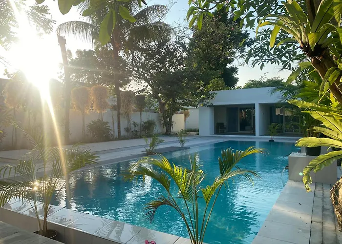 Ayom Suite