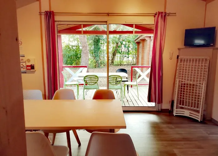 Camping Ushuaia Village Les Chalets De Mouliere