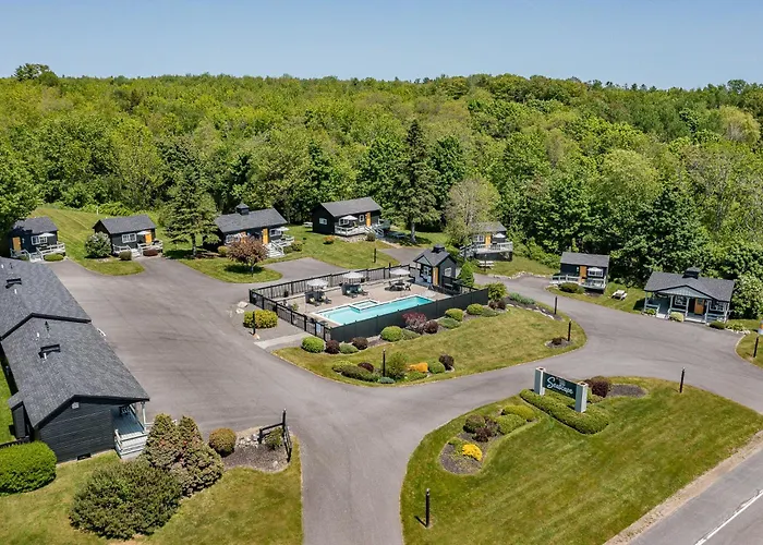 Seascape Motel & Cottages