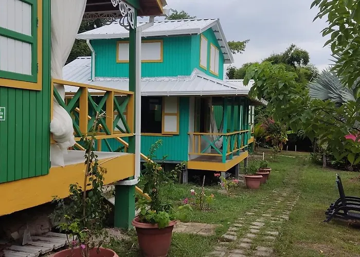 Hotel Yellow Home Providencia Isla