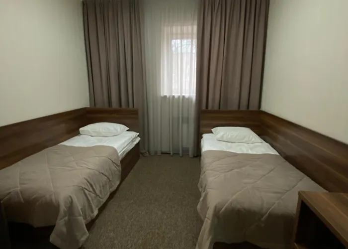 Status Hotel