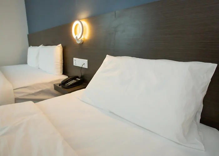 1 Hotel Signature