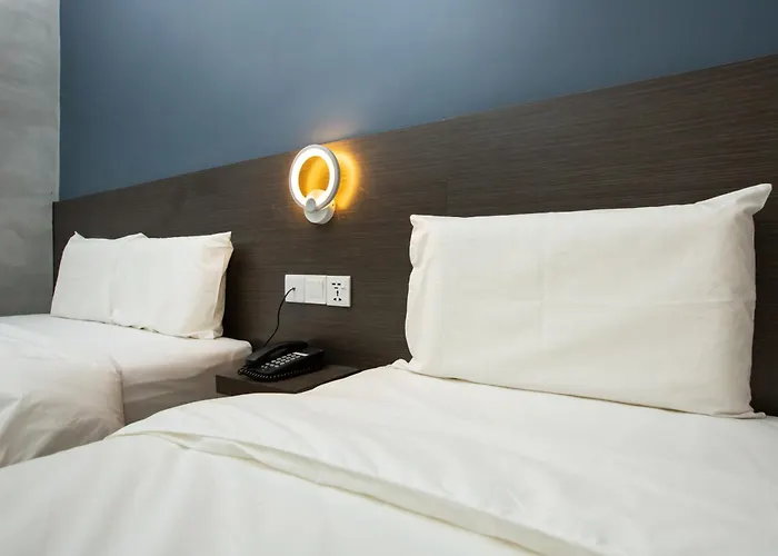 1 Hotel Signature