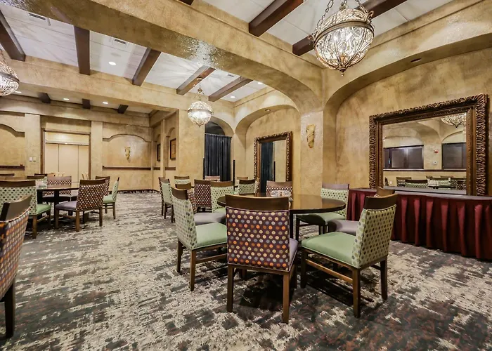 Crowne Plaza Cleveland Airport