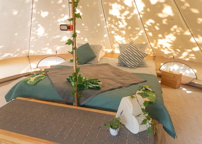 Dordogne Glamping & Camping