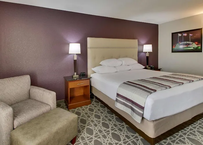 Drury Inn & Suites Poplar Bluff