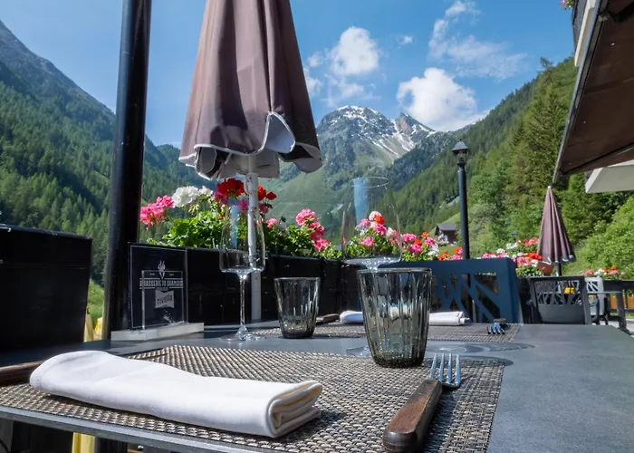 Hotel Cristal - Swiss Riders Lodge Grimentz