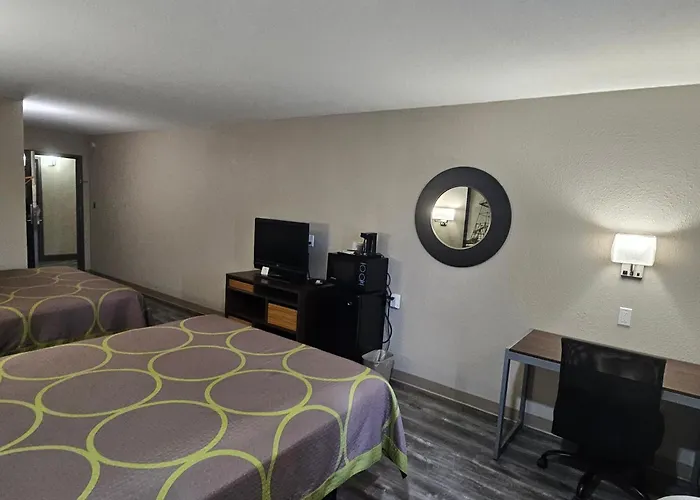 Super 8 By Wyndham Buffalo