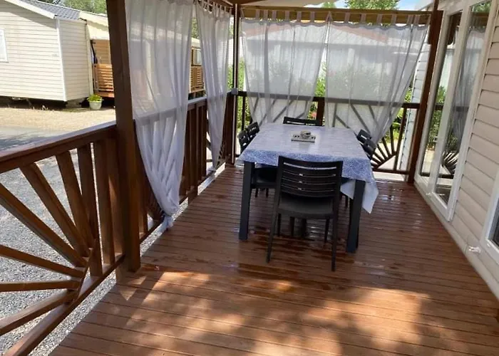 Mobilhome Vias Plage Dans Camping