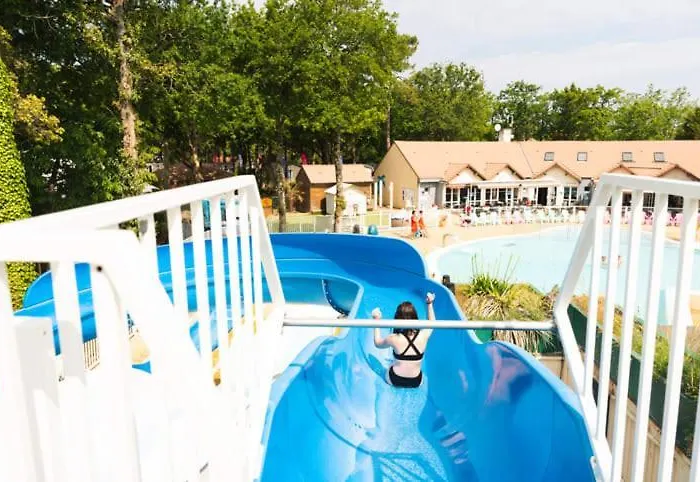 Camping Officiel Siblu Les Pierres Couchees
