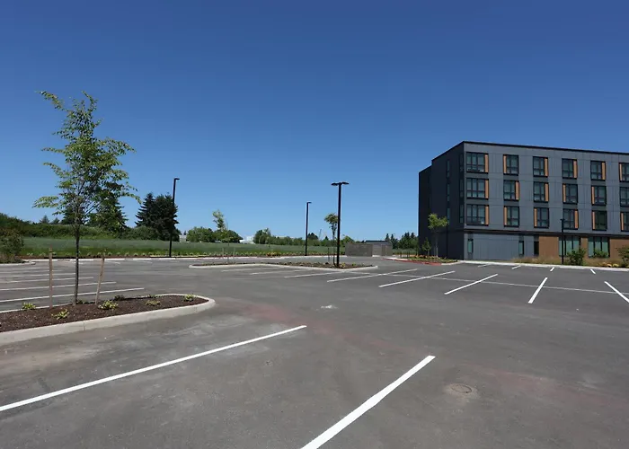 Cedartree Hotel Portland Hillsboro