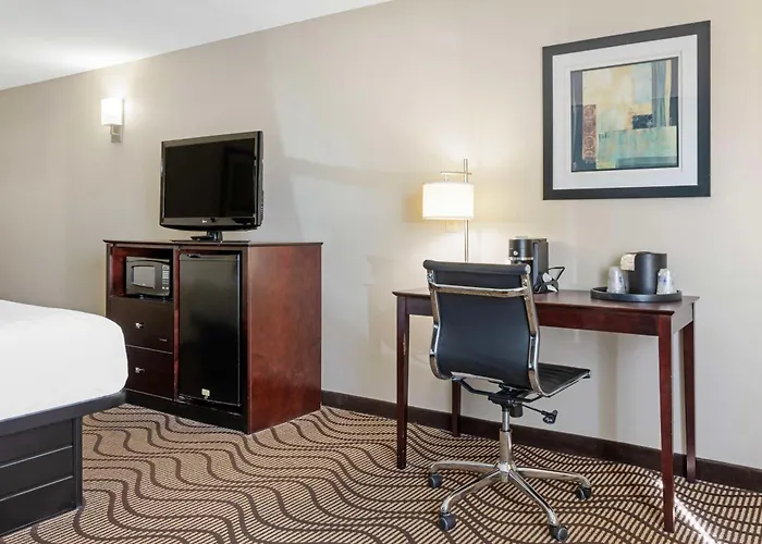 Best Western Plus Lonoke Hotel