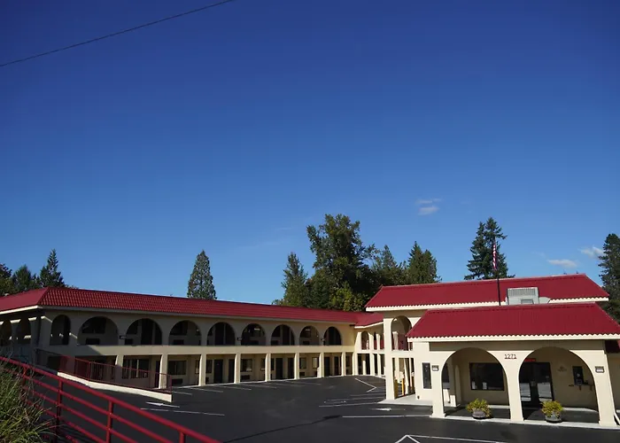 Timberland Inn & Suites