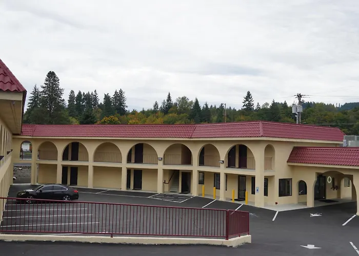 Timberland Inn & Suites