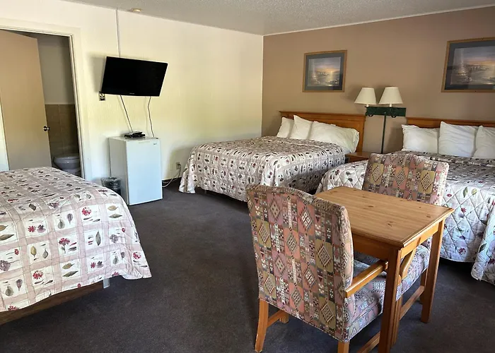 Redwood Arms Motel