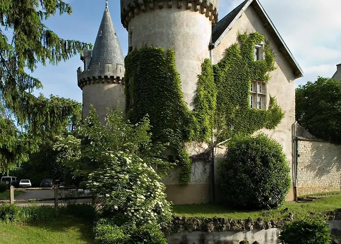 Chateau De Bellecroix