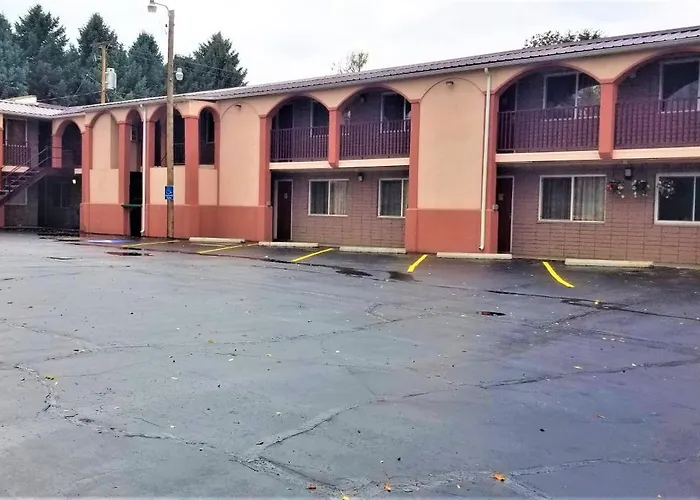 Town House Motor Inn