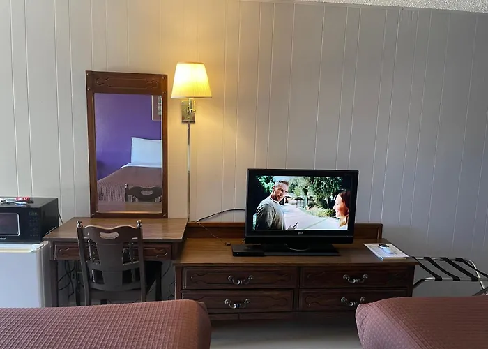 Budget Host Inn