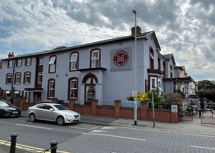 Southport Metro Hotel