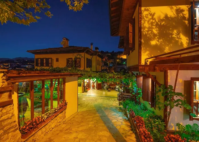 Cesmeli Konak Garden