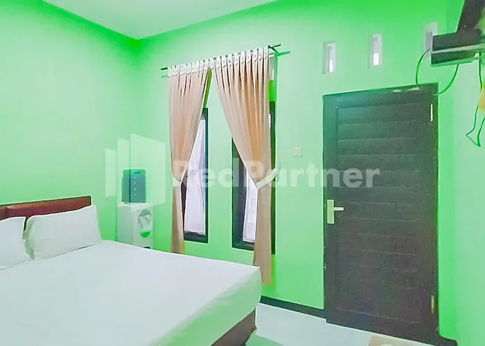 Indah Savana Hotel Mitra Reddoorz