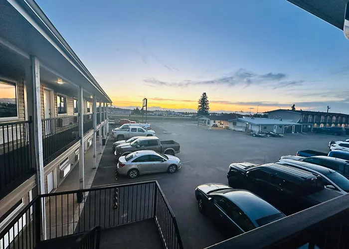 Voyageur Motel
