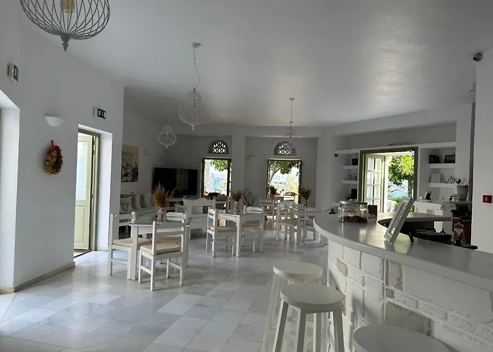 Artemis Hotel