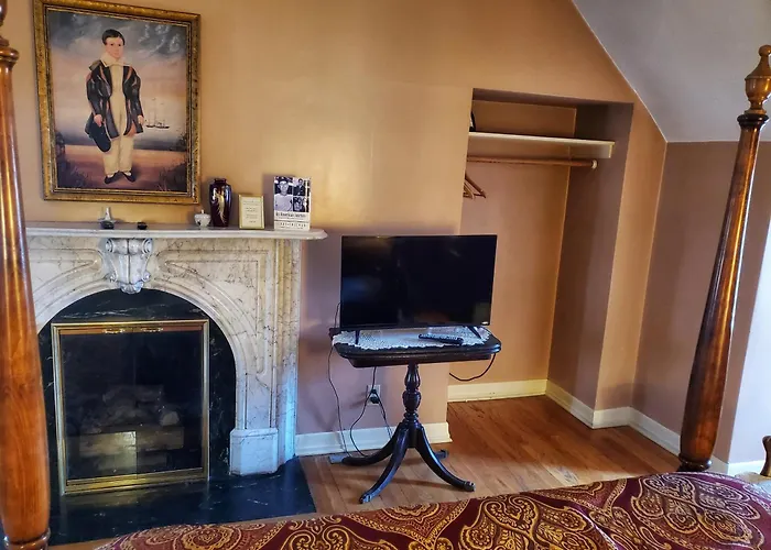 Montague Inn Bed & Breakfast