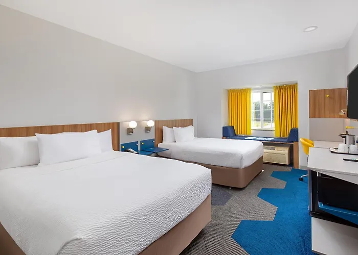 Microtel Inn & Suites Columbus North