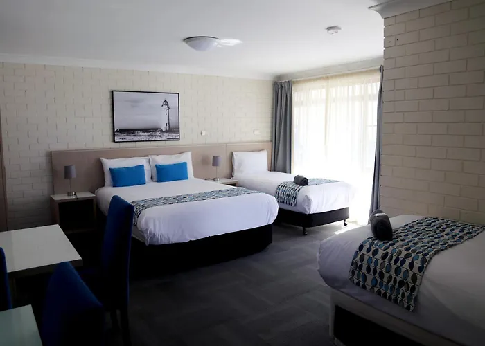 Zorba Waterfront Motel