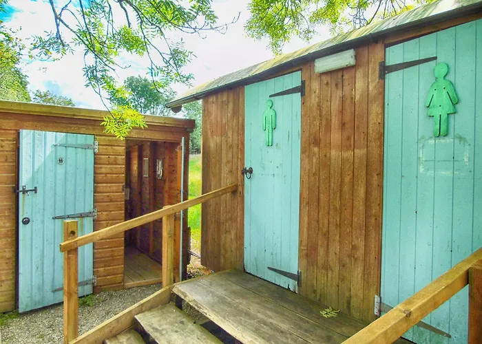 Ceridwen Glamping, Double Decker Bus And Yurts