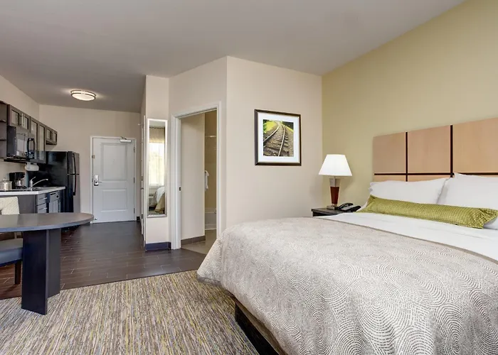 Candlewood Suites Cut Off - Galliano By Ihg