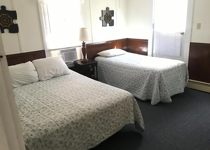 Sandpiper Beachfront Motel