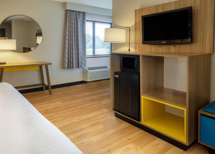 Days Inn By Wyndham Pleasant Prairie Kenosha