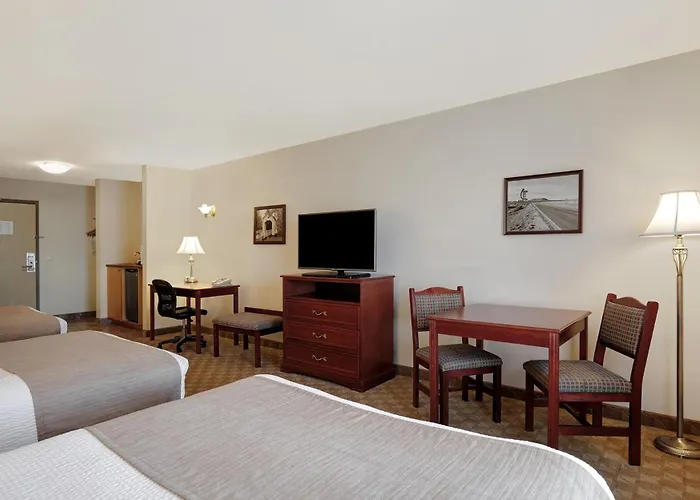 Days Inn By Wyndham Dawson Creek