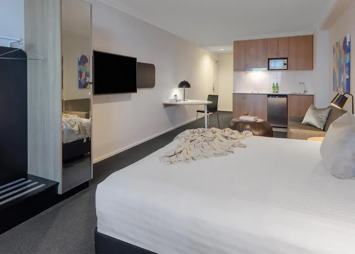 Oaks Perth Hotel