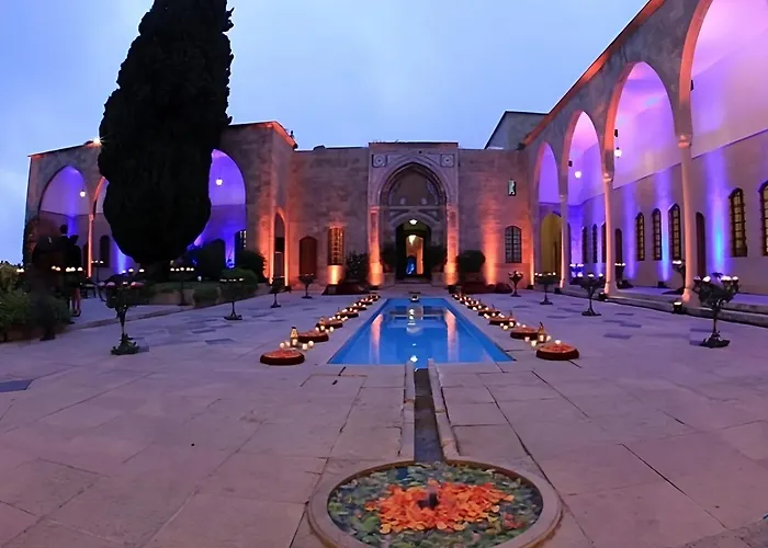 Mir Amin Palace