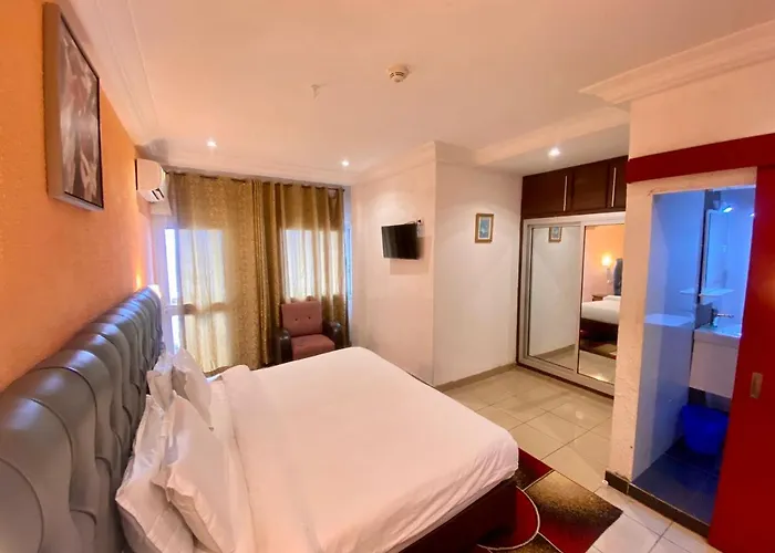 Fini Hotel Bobende