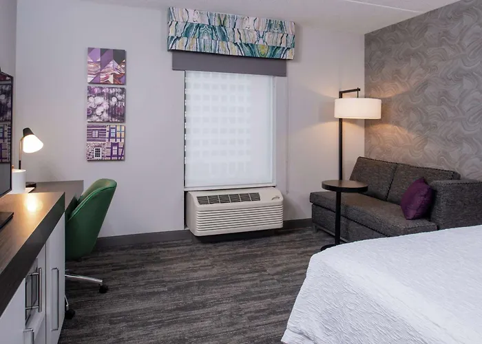 Hampton Inn & Suites Winston-Salem Downtown