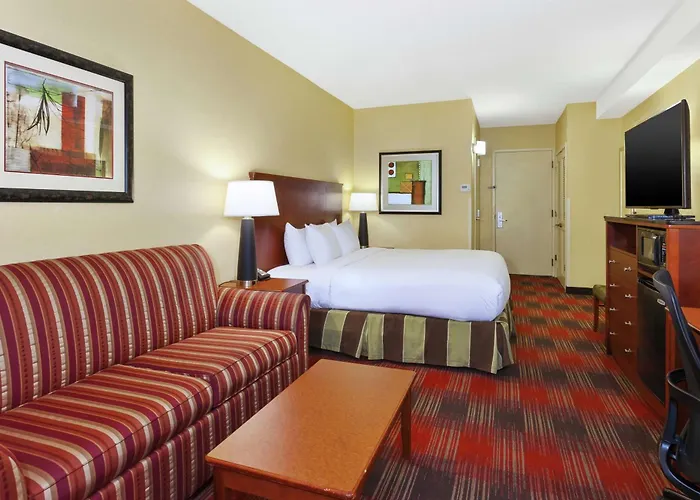 Doubletree By Hilton Holland